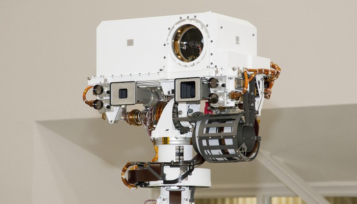 Qúa trình lắp ráp, đưa Robot Curiosity vào module đặc biệt trước khi ráp vào tên lửa đẩy